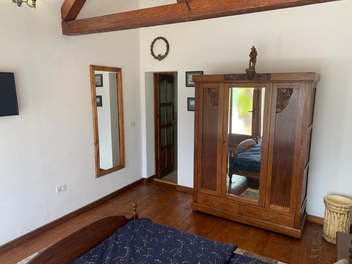 Casa Romana Ieşelniţa Esterno foto